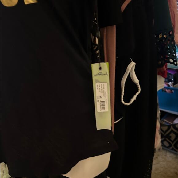 Sam Edelman’s Barre and Beautiful Open back Top with Gold Print - Picture 3 of 6